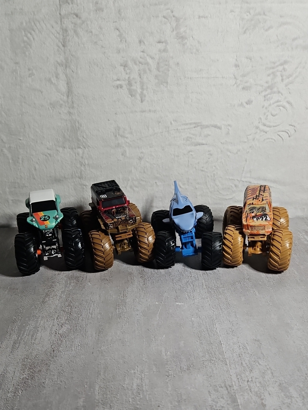 4 Monster Trucks